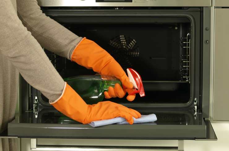 Helping Hands Housecleaning